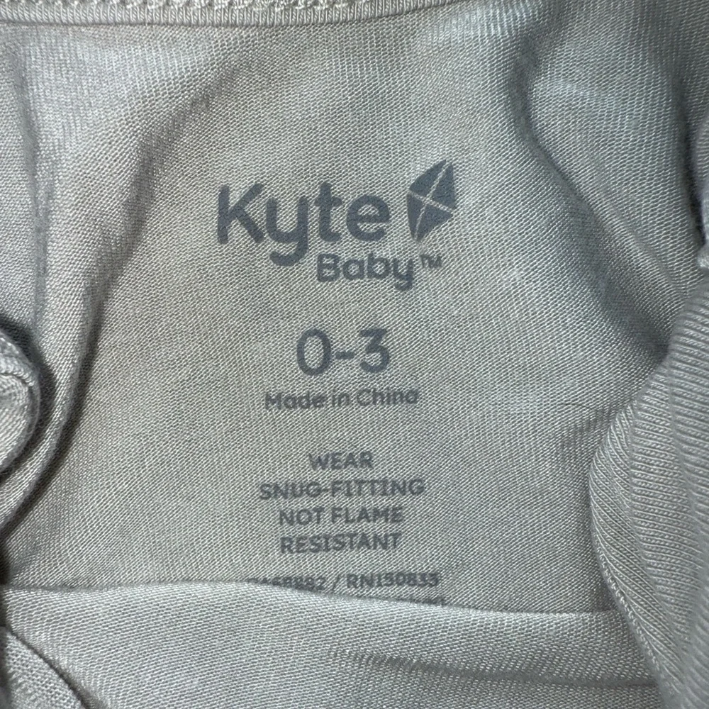 Kyte BABY light gray